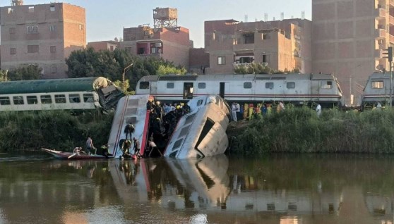 حادث تصادم جرارين بقطار النوم من الخلف