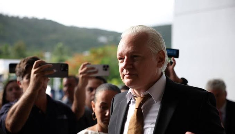 مؤسس موقع "ويكيليكس" جوليان أسانج