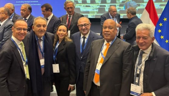 جانب من مشاركة رئيس الغرف التجارية في القمة جانب من مشاركة رئيس الغرف التجارية في القمة