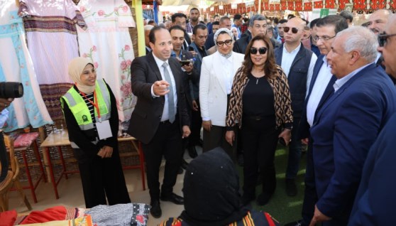 جانب من افتتاح المعرض جانب من افتتاح المعرض