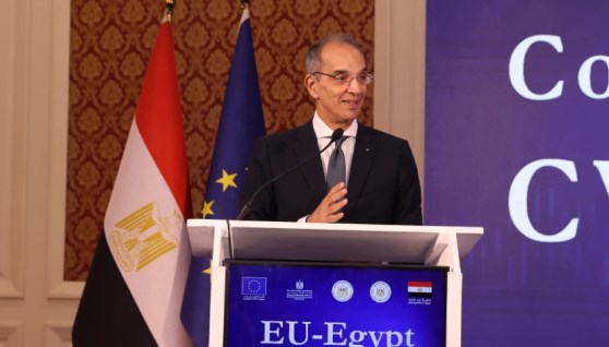 الدكتور عمرو طلعت وزير الاتصالات وتكنولوجيا المعلومات  الدكتور عمرو طلعت وزير الاتصالات وتكنولوجيا المعلومات