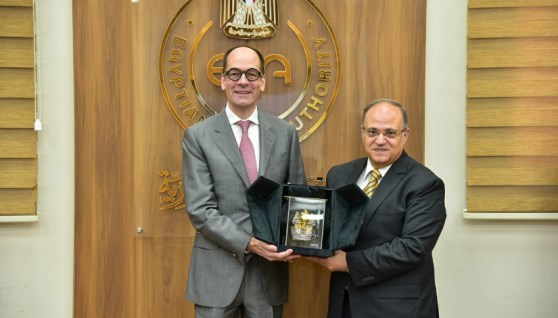 رئيس هيئة الدواء المصرية والسفير جورج بوستينجر رئيس هيئة الدواء المصرية والسفير جورج بوستينجر