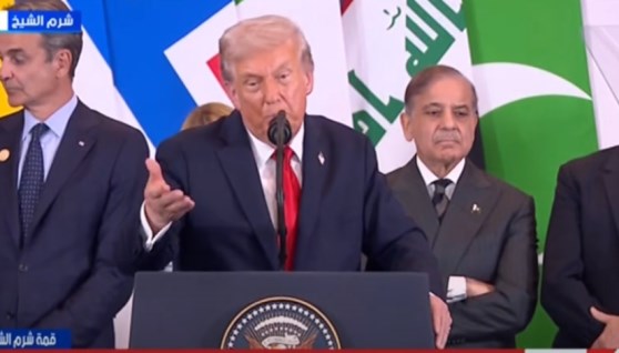 الرئيس الأمريكي دونالد ترامب في قمة شرم الشيخ للسلام الرئيس الأمريكي دونالد ترامب في قمة شرم الشيخ للسلام