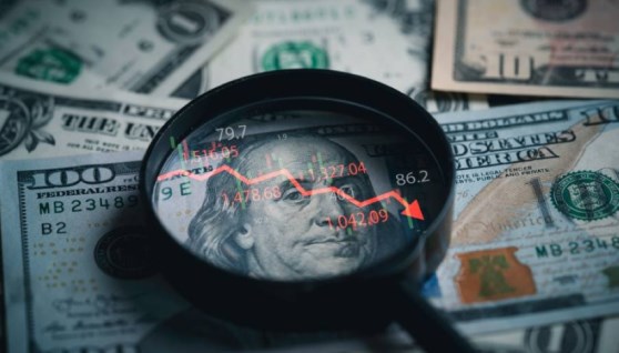 الدولار الأمريكي  الدولار الأمريكي