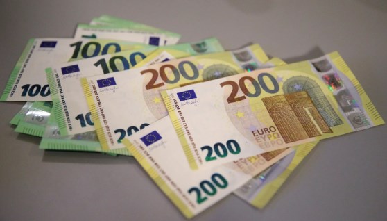 سعر اليورو اليوم الخميس 