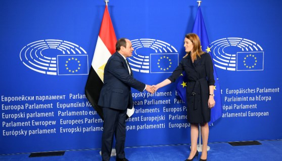 الرئيس عبد الفتاح السيسي الرئيس عبد الفتاح السيسي