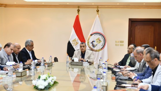 جانب من اجتماع وزير الانتاج الحربى  جانب من اجتماع وزير الانتاج الحربى
