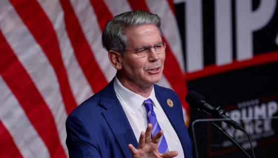 وزير الخزانة الأمريكي سكوت بيسنت وزير الخزانة الأمريكي سكوت بيسنت