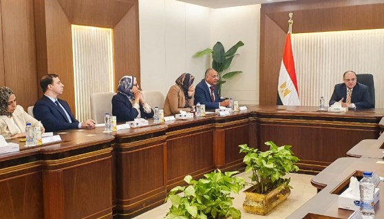 رئيس هيئة الدواء خلال اجتماعه مع نقابة أطباء الأسنان رئيس هيئة الدواء خلال اجتماعه مع نقابة أطباء الأسنان