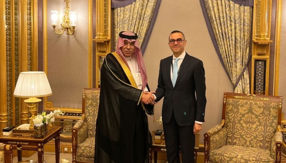 جانب من اللقاء جانب من اللقاء