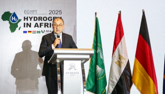 المهندس محمد شيمي - وزير قطاع الأعمال العام المهندس محمد شيمي - وزير قطاع الأعمال العام