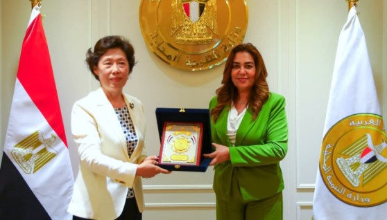 الدكتورة منال عوض وزيرة التنمية المحلية و تيان شيانج لى رئيس لجنة المؤتمر الاستشاري السياسى للشعب الصيني الدكتورة منال عوض وزيرة التنمية المحلية و تيان شيانج لى رئيس لجنة المؤتمر الاستشاري السياسى للشعب الصيني