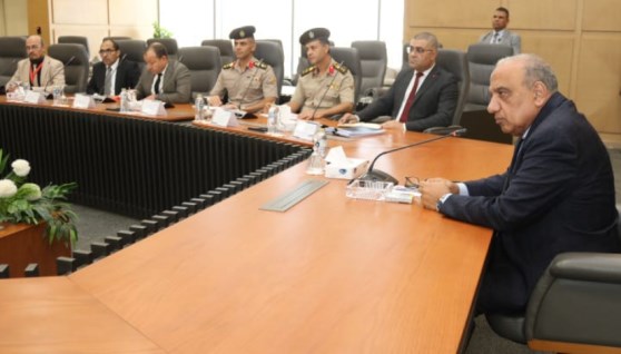 وزير الكهرباء والطاقة المتجددة محمود عصمت