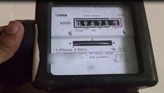 عداد كهرباء قديم عداد كهرباء قديم