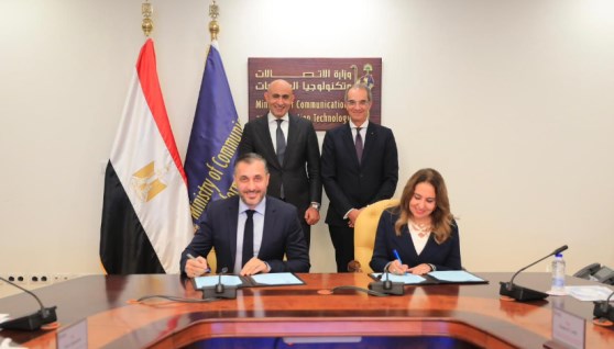 جانب من التوقيع جانب من التوقيع