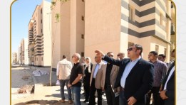 وزير الإسكان يتفقد وحدات "سكن لكل المصريين" بمدينة العاشر من رمضان