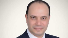 الدكتور تامر مؤمن