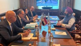 وزير الخارجية يلتقي رئيس مجموعة شركات صن الهندية