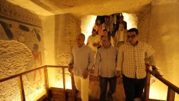 وزير السياحة يفتتح مقبرة الملك أمنحتب الثالث
