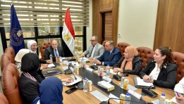 رئيس هيئة الدواء خلال اجتماعه مع شركة فاكسيرا 