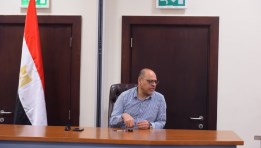 وزير العمل خلال جولة مفاجئة بالقاهرة الجديدة وزير العمل خلال جولة مفاجئة بالقاهرة الجديدة