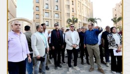وزير الإسكان يتفقد سير العمل في الحى السكني الخامس وزير الإسكان يتفقد سير العمل في الحى السكني الخامس