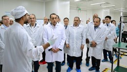 رئيس الوزراء يفتتح مصنع شركة «أوبو» العالمية في مصر