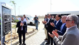 جانب من افتتاح المصنع  جانب من افتتاح المصنع