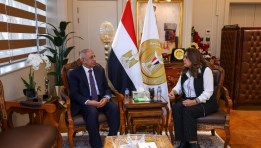 الدكتورة منال عوض وزيرة التنمية المحلية ولدكتور إسماعيل عبدالغفار رئيس الأكاديمية العربية للعلوم والتكنولوجيا والنقل البحري