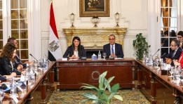 المائدة المستديرة  المائدة المستديرة