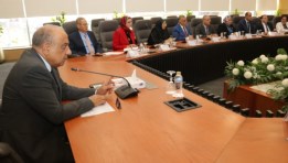 وزير الكهرباء والطاقة المتجددة محمود عصمت
