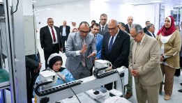 رئيس العربية للتصنيع يتفقد مصنع الإلكترونيات