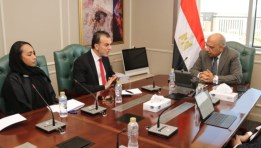 وزير الكهرباء والطاقة المتجددة محمود عصمت