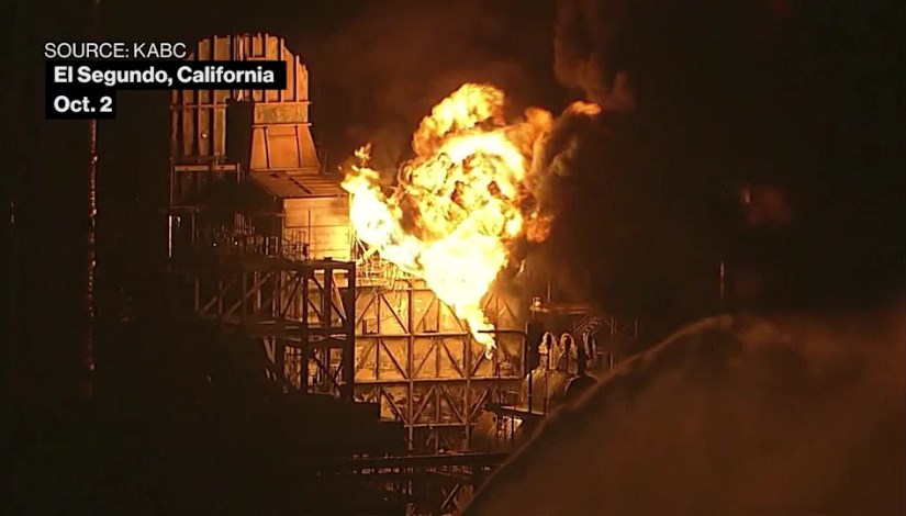 جانب من حريق مصفاة شيفرون 