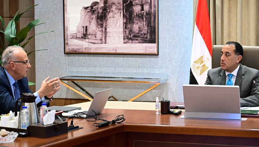 رئيس مجلس الوزراء مع وزير الري رئيس مجلس الوزراء مع وزير الري
