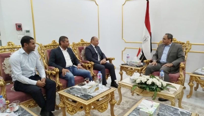 جانب من لقاء محافظ قنا