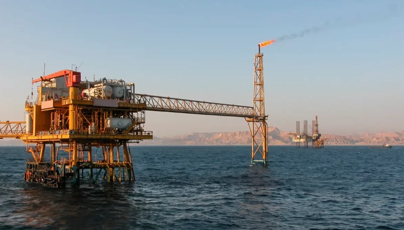 آبار النفط والغاز- أرشيفية