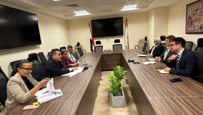 رئيس التمثيل التجاري المصري خلال لقائه الملحق التجاري البريطاني بالقاهرة