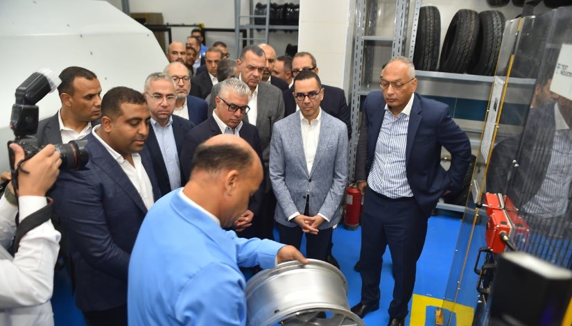 وزير الاستثمار في داخل منظومة المعامل الصناعية 