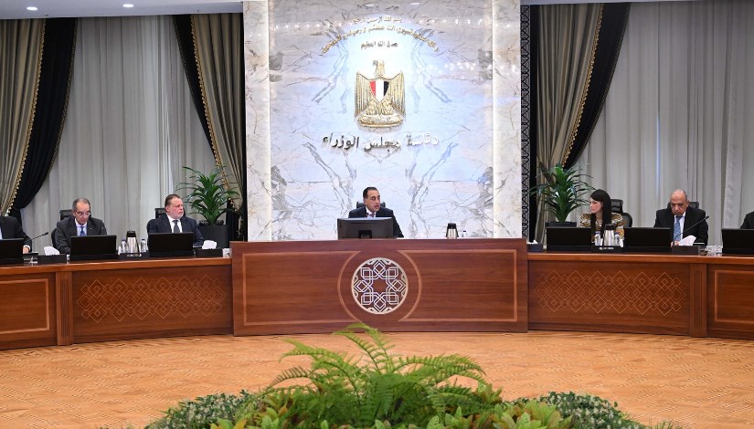 رئيس مجلس الوزراء خلال اجتماعه اليوم رئيس مجلس الوزراء خلال اجتماعه اليوم