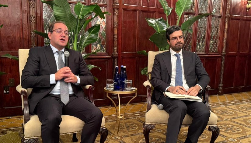 وزير المالية خلال حوار مفتوح مع مستثمرين دوليين وزير المالية خلال حوار مفتوح مع مستثمرين دوليين