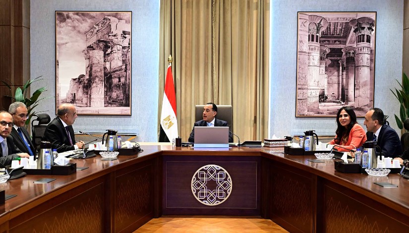 رئيس الوزراء مع وزير الكهرباء والطاقة المتجددة رئيس الوزراء مع وزير الكهرباء والطاقة المتجددة