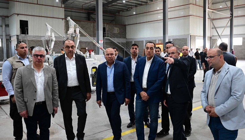 رئيس الوزراء يفتتح مصنع "بونالو للصناعات البلاستيكية والخشبية" رئيس الوزراء يفتتح مصنع "بونالو للصناعات البلاستيكية والخشبية"