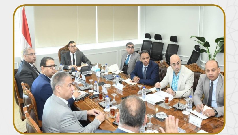 وزير الإسكان يعقد اجتماعاً مع مسئولي شركة "فاوندرز للتطوير العقاري" وزير الإسكان يعقد اجتماعاً مع مسئولي شركة "فاوندرز للتطوير العقاري"