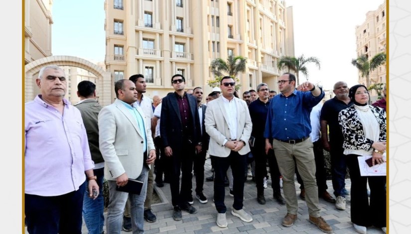 وزير الإسكان يتفقد سير العمل في الحى السكني الخامس وزير الإسكان يتفقد سير العمل في الحى السكني الخامس