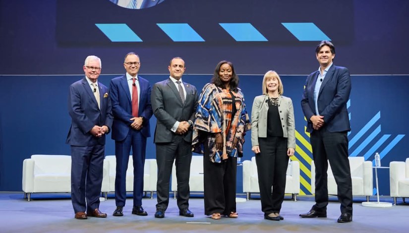 جانب من الاجتماع السنوي والجمعية العامة والمعرض العالمي للمجلس الدولي للمطارات جانب من الاجتماع السنوي والجمعية العامة والمعرض العالمي للمجلس الدولي للمطارات