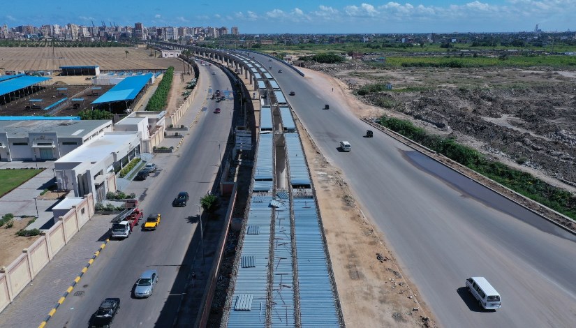 أعمال تركيب الكمرات بمشروع المرحلة الأولى من مترو الإسكندرية أعمال تركيب الكمرات بمشروع المرحلة الأولى من مترو الإسكندرية