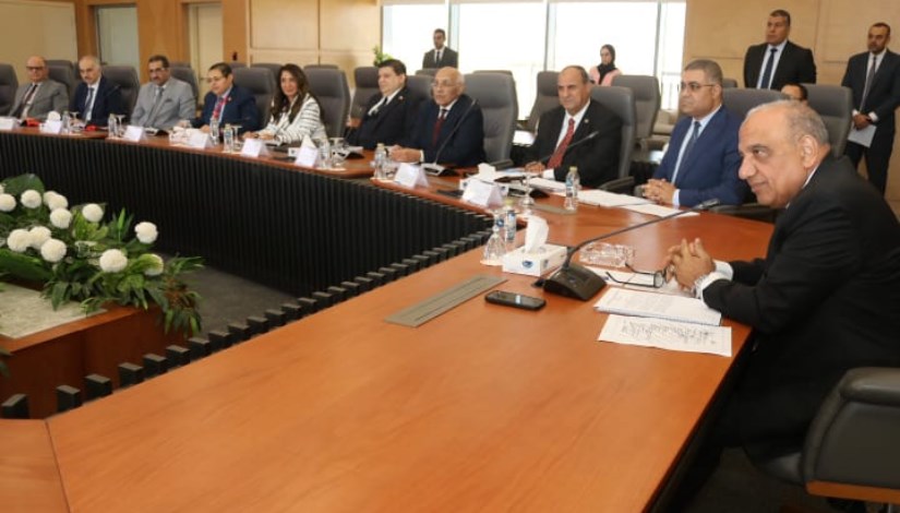 وزير الكهرباء والطاقة المتجددة محمود عصمت