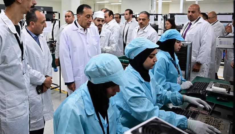 رئيس مجلس الوزراء في مصنع أوبو رئيس مجلس الوزراء في مصنع أوبو