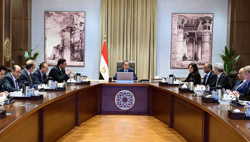 مصطفى مدبولي مع مسؤولي شركة أكوا باور السعودية مصطفى مدبولي مع مسؤولي شركة أكوا باور السعودية